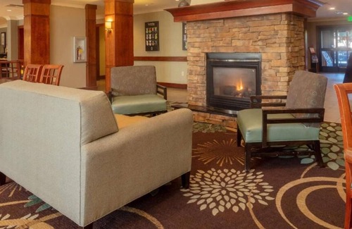 Anaheim Resort Resort | Ideal Mix of Comfort and Value! Free Breakfast, 2 Miles From Disneyland