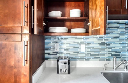 Edgewood Park Apartment | Ideal Redwood City 2BR w/W/D & Pool, nr TJ & WF, by Blueground