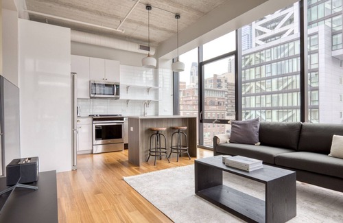 Near North Side Apartment | Ideal River North 1BR w/Gym, Lounge & Roof, nr Riverwalk, by Blueground