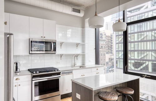 Near North Side Apartment | Ideal River North 1BR w/Gym, Lounge & Roof, nr Riverwalk, by Blueground
