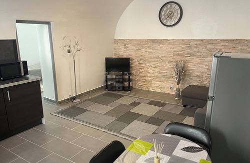 Centre Ville d'Ales Apartment | Ideally located apartment in the center of ales