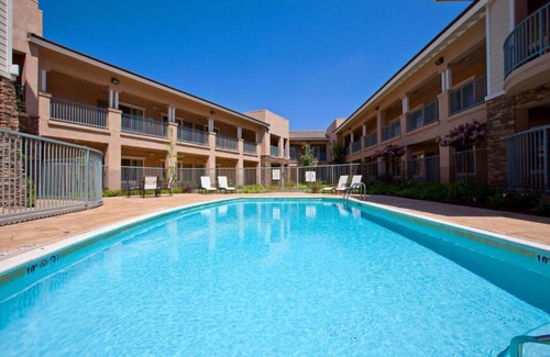 Bonita House | Ideally situated just outside of Los Angeles!