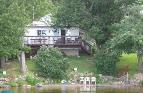 Port Loring Cottage | Idle-a-While 4 Bdrm Private Cottage - Port Loring