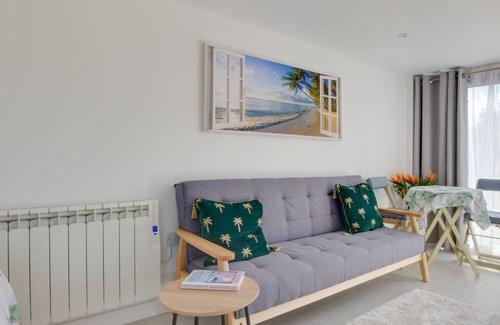 Saltdean Apartment | Idrella Studio in the beautiful Brighton