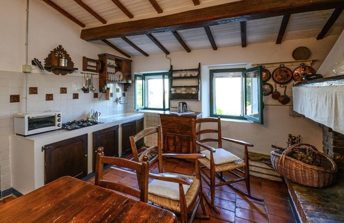Montefiore Conca Cottage | Idyllic Countryside Stay with Garden