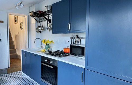 Deal Cottage | Idyllic fisherman's cottage on Kingsdown beach with lovely garden - Mary's Cottage