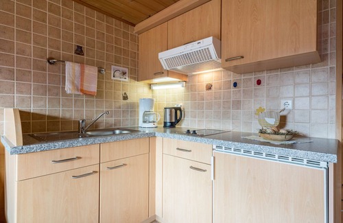 Moso in Passiria Apartment | Idyllic Holiday Apartment Wasserfall Jogglanderhof with Balcony