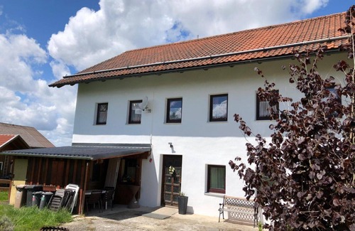 Hutthurm Apartment | Idyllic holiday home in high altitude in the Bavarian Forest. WIRELESS INTERNET ACCESS