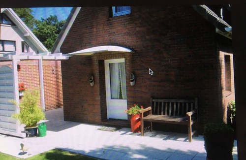 Rostrup House | Idyllic house, at historic clinker brick street with linden trees