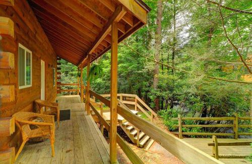 Canadensis House | Idyllic Log Cabin Rental with a Porch in the Poconos of Pennsylvania