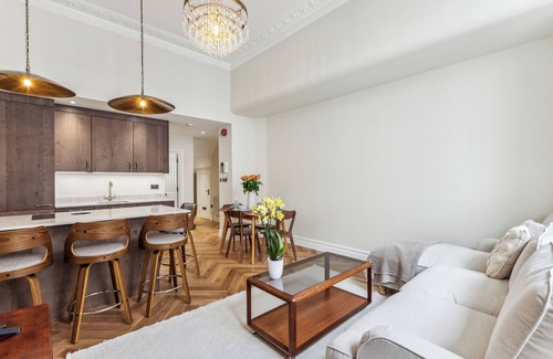 Campden Apartment | Idyllic Notting Hill 2Bed 2Bath Apartment