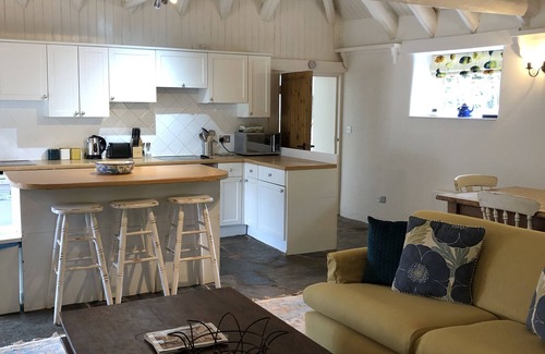 Chillington Cottage | Idyllic rural thatched cottage with a host of facilities including indoor pool