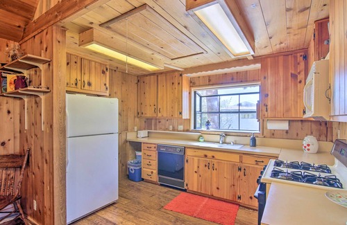 Pine Cove House | Idyllwild Nature Retreat: Hiking, Fishing & Biking