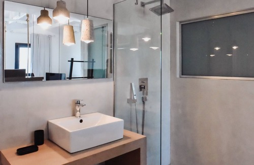 Malevizi House | Ikaros Suites