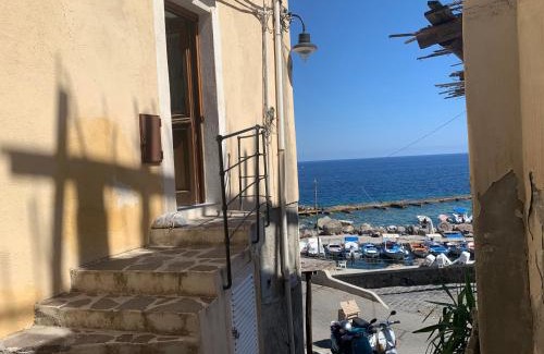 Malfa Apartment | Il Balcone sul molo di Malfa