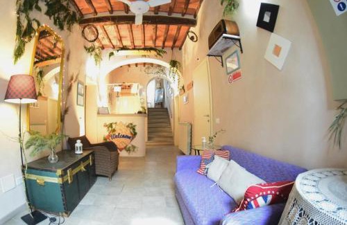 San Giuliano Terme House | - Il Casale Toscano - 1900 meters from The Leaning Tower of Pisa - No Breakfast - Free Parking - No Tv - No Frigde - SELF CHECK IN FROM 3 PM -