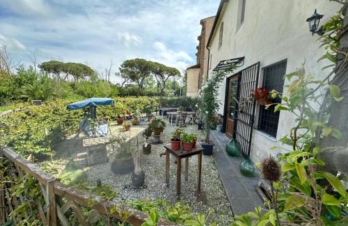 San Giuliano Terme House | - Il Casale Toscano - 1900 meters from The Leaning Tower of Pisa - No Breakfast - Free Parking - No Tv - No Frigde - SELF CHECK IN FROM 3 PM -