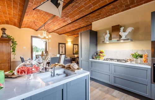 Orentano Villa | IL CONTE Luxury Tuscany 3 bedrooms Farmhouse Villa with Private Pool and SPA in Orentano