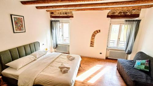 Trento Old Town Apartment | IL CUORE glamour DEL FESTiVAL -100mq con JACUZZi-