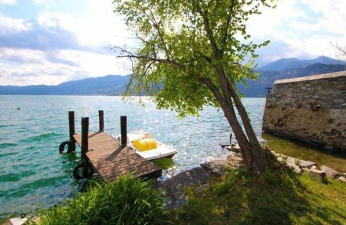 Pettenasco Apartment | Il Glicine appartamento con darsena privata a lago