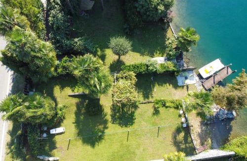 Pettenasco Apartment | Il Glicine appartamento con darsena privata a lago