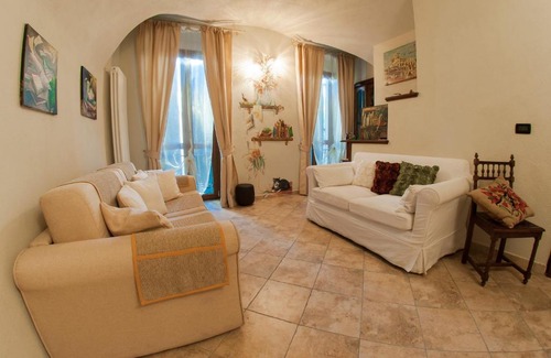 Dolceacqua Apartment | Il Libro Verde Abracadabra