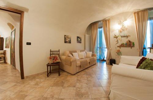Dolceacqua Apartment | Il Libro Verde Abracadabra