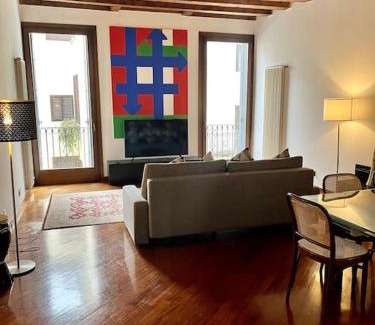 Vicenza Apartment | Il Portico. Charm apartment, Vicenza downtown.