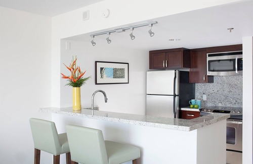 Waikiki Condo | Ilikai Hotel & Luxury Suites JRCV-2: Luxury Studio w/City Views