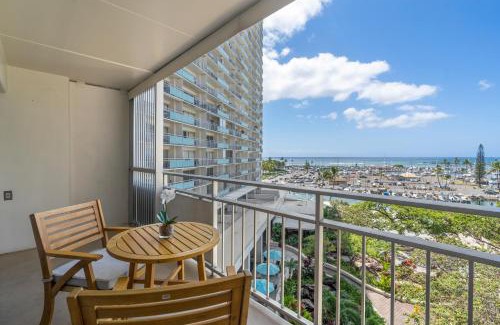 Waikiki Apartment | Ilikai Hotel with Ocean View