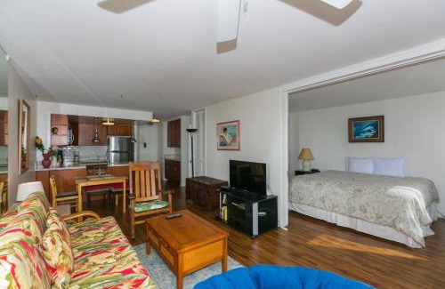 Waikiki Apartment | Ilikai Marina 1394 Yacht Harbor View 1BR