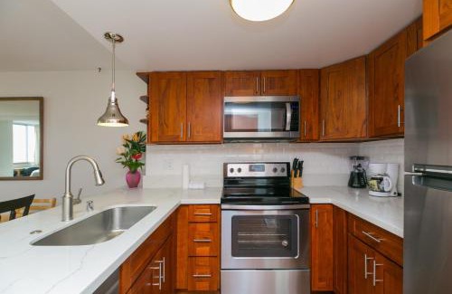 Waikiki Apartment | Ilikai Marina 1394 Yacht Harbor View 1BR