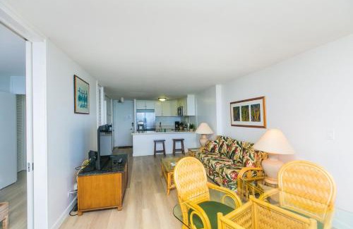 Waikiki Apartment | Ilikai Marina 1684 Yacht Harbor View 1BR
