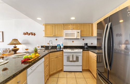 Waikiki Condo | Ilikai Marina 1BR Condo: Ocean View Haven