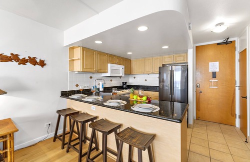 Waikiki Condo | Ilikai Marina 1BR Condo: Ocean View Haven