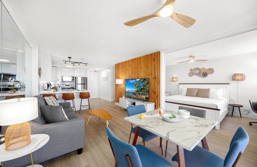 Waikiki Condo | Ilikai Marina Stunning Ocean & Harbor Views - Walk to the Beach!