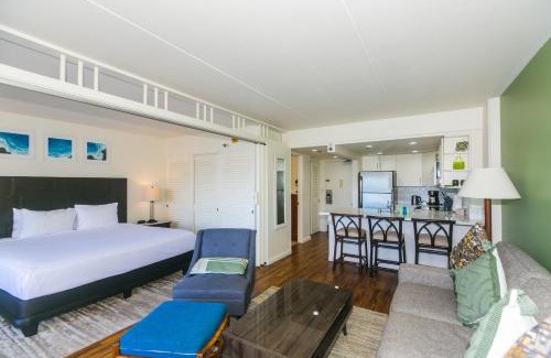 Waikiki Apartment | Ilikai Tower 1205 City View 1BR