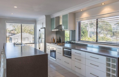 Shoalhaven Heads House | Iluka - Wake up to a water paradise