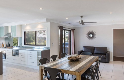 Shoalhaven Heads House | Iluka - Wake up to a water paradise