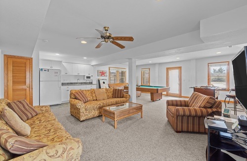 Ocean Sands House | Imagine yourself “Carolina Daydreamin” on the Outer Banks with the entire family.