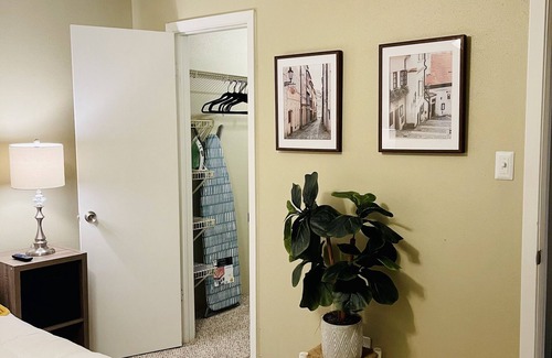 Little Rock Apartment | Immaculate 1 Bedroom Apt with Riverfront View