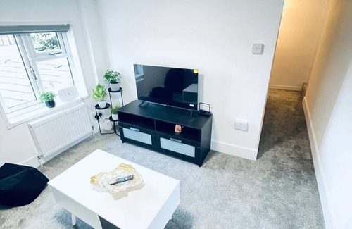 Cambridge House | Immaculate 2 Bed House in Cambridge