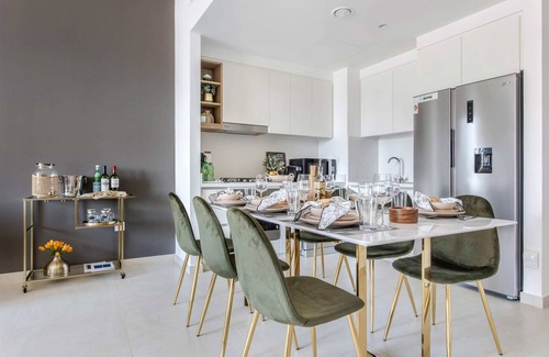 Trade Center Apartment | Immaculate 2BR w/Burj Khalifa Views in Downtown!