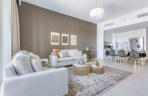 Trade Center Apartment | Immaculate 2BR w/Burj Khalifa Views in Downtown!