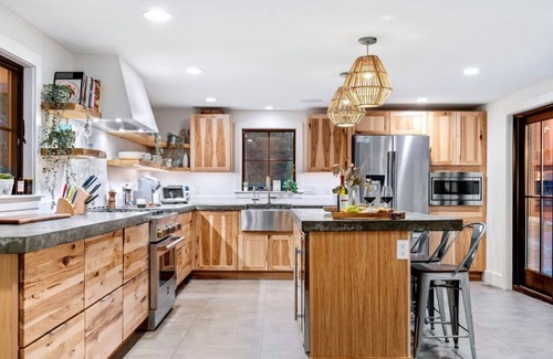 Kennebunkport House | Immaculate 4BR Farmhouse - Family Paradise w/Jungle Gym - Mins To Dock Square
