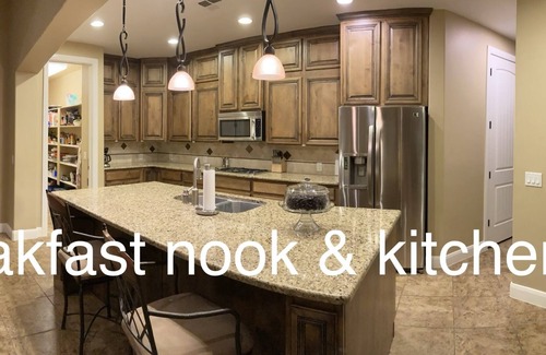 Washington House | Immaculate, Allergy Friendly, Spacious Home Overlooking The Golf Course