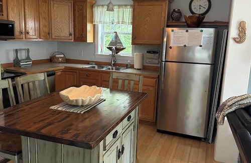 Ogunquit - Wells Cottage | Immaculate Beachdreams Cottage Gated Pool Jacuzzi Woods Privacy Wells Maine