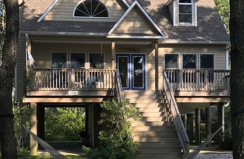 Piney Island House | Immaculate home, close to the bridge to Assateague, bike to the beach!