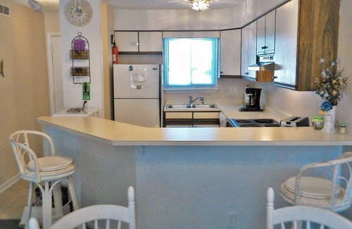 Wilmington Beach Condo | Immaculate1stLevel Unit in Oceanfrnt Complex w/2 pools & private access to beach