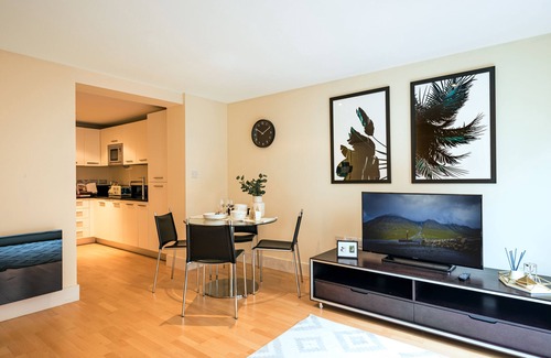 Queenhithe Apartment | Impeccable 1-Bed Apartment in London City